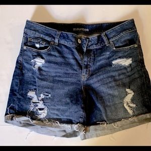 Maurices brand woman’s destroyed Jean shorts 16w